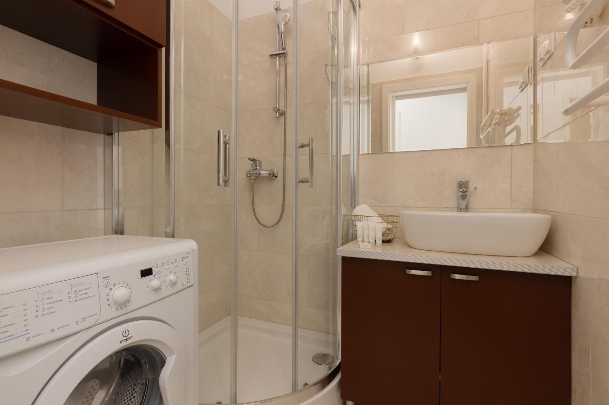 Warsaw New Town Square Apartment For 5 Guests By Noclegi Renters Dış mekan fotoğraf