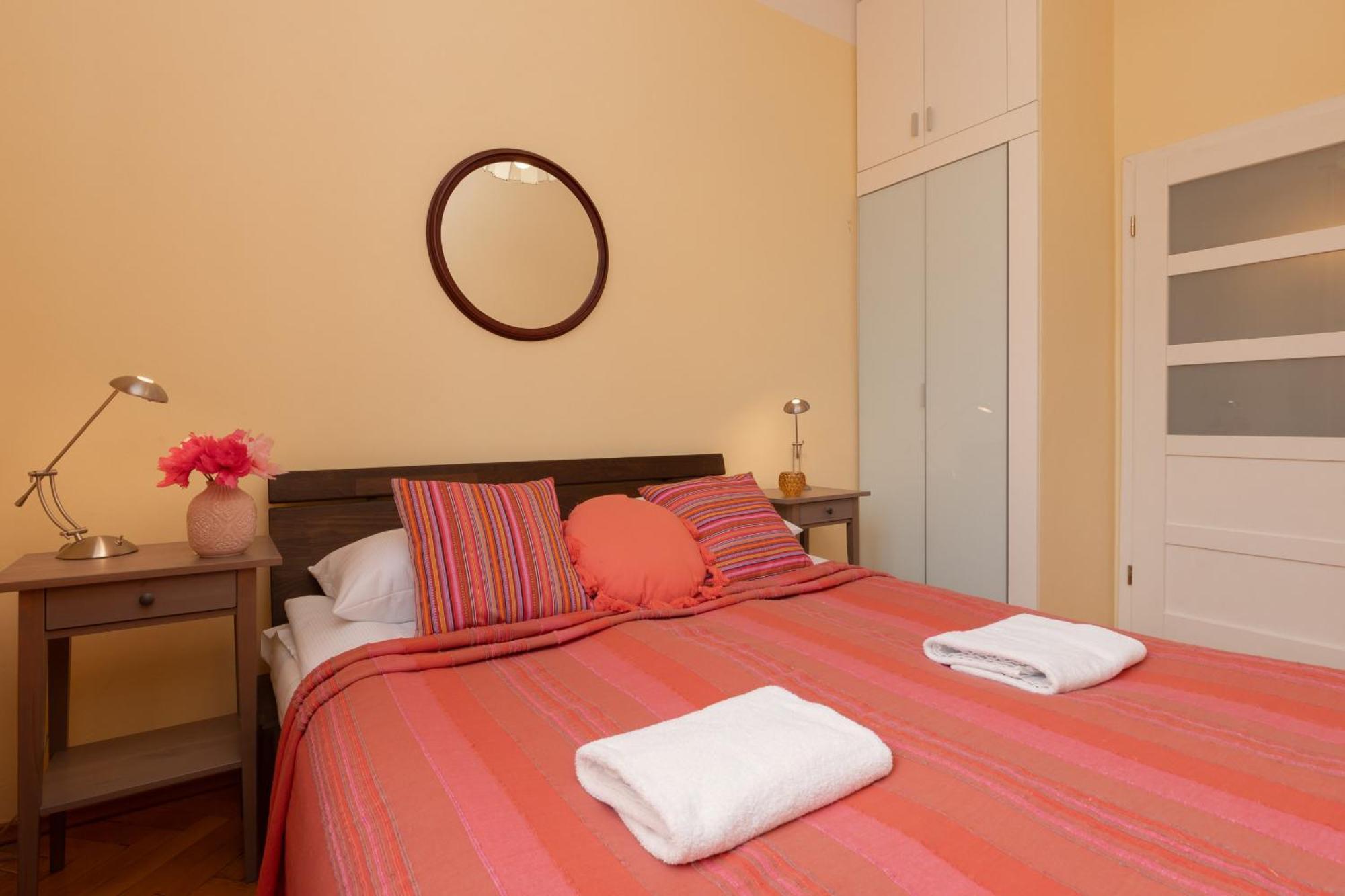 Warsaw New Town Square Apartment For 5 Guests By Noclegi Renters Dış mekan fotoğraf